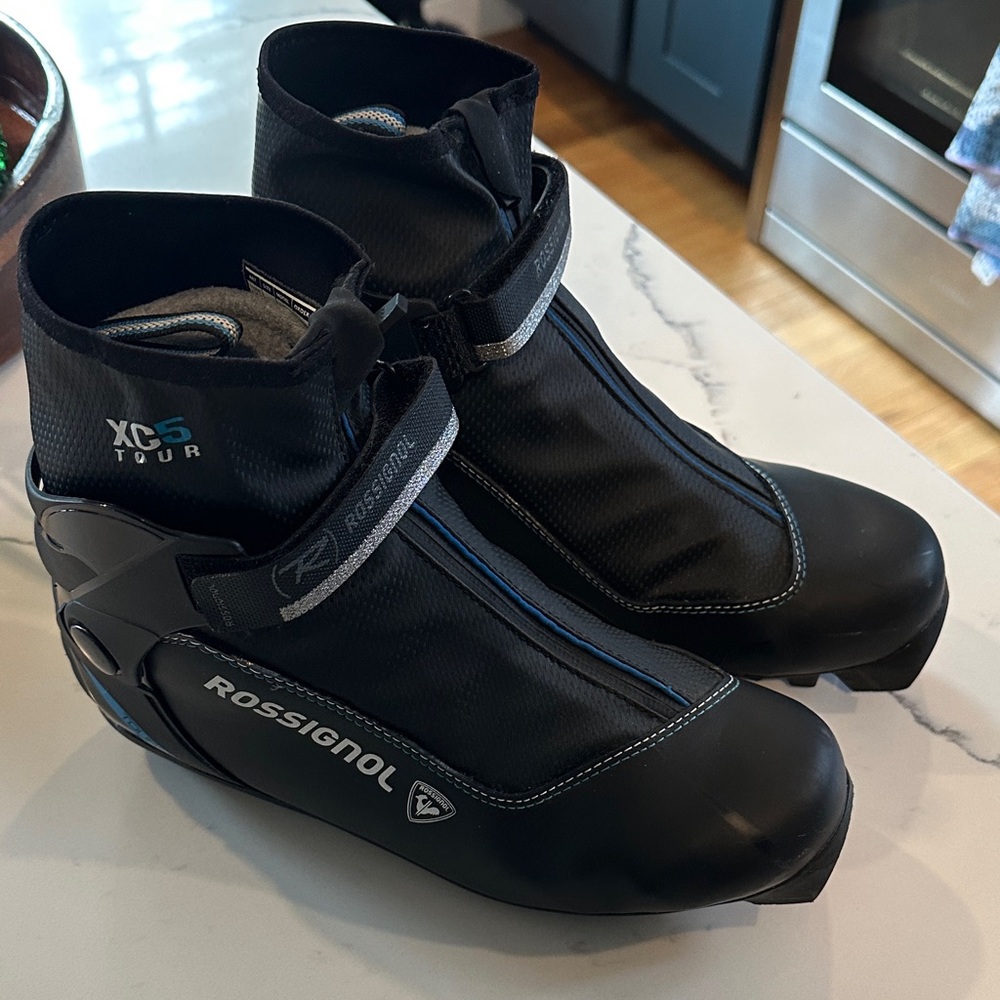 Women's Rossignol XC-5 FW Nordic Ski Boots Sz 9.5 (42)